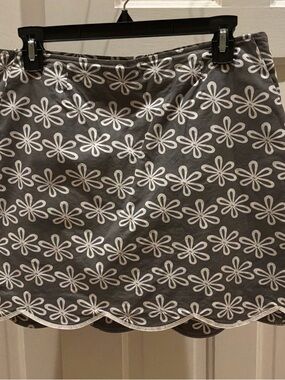 Floral Scallop Hem Mini Skort in Gray